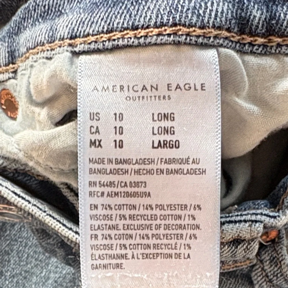 Women’s Blue Denim Jeans - Classic Straight Fit AMERICAN EAGLE size 10 LONG - Picture 3 of 4